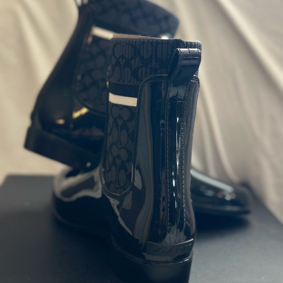 The Coach Rivington Rubber Rain Boots in Black, US size 9 - Picture 3 of 3